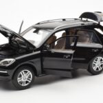 Mercedes M-Class W166 Obsidian Melns Metaliks Minichamps 1:18 - image 2 of 8