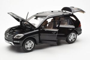 Mercedes M-Class W166 Obsidian Melns Metaliks Minichamps 1:18 B66960063 Metāls — attēls 2 no 8