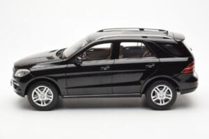 Mercedes M-Class W166 Obsidian Melns Metaliks Minichamps 1:18 B66960063 Metāls — attēls 4 no 8