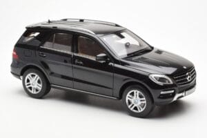 Mercedes M-Class W166 Obsidian Melns Metaliks Minichamps 1:18 B66960063 Metāls — attēls 6 no 8