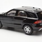 Mercedes M-Class W166 Obsidian Melns Metaliks Minichamps 1:18 - image 7 of 8