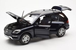 Mercedes M-Class W166 Tansanite Zils Metaliks Minichamps 1:18 B66960065 Metāls — attēls 2 no 8