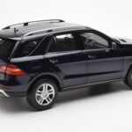 Mercedes M-Class W166 Tansanite Zils Metaliks Minichamps 1:18 - image 3 of 8