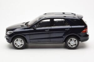 Mercedes M-Class W166 Tansanite Zils Metaliks Minichamps 1:18 B66960065 Metāls — attēls 4 no 8
