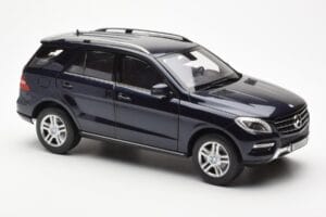 Mercedes M-Class W166 Tansanite Zils Metaliks Minichamps 1:18 B66960065 Metāls — attēls 6 no 8