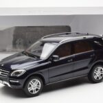 Mercedes M-Class W166 Tansanite Zils Metaliks Minichamps 1:18 - image 8 of 8