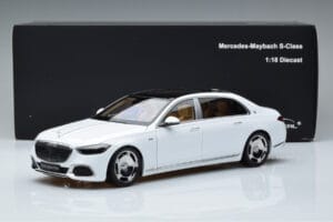 Mercedes Maybach S600 W222 V12 Biturbo Diamond Balts Almost Real 1:18 820116 Metāls — attēls 11 no 11
