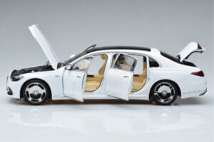 Mercedes Maybach S600 W222 V12 Biturbo Diamond Balts Almost Real 1:18 820116 Metāls — attēls 5 no 11