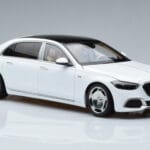 Mercedes Maybach S600 W222 V12 Biturbo Diamond Balts Almost Real 1:18 - image 6 of 11