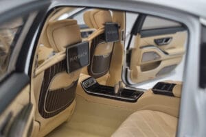 Mercedes Maybach S600 W222 V12 Biturbo Diamond Balts Almost Real 1:18 820116 Metāls — attēls 9 no 11