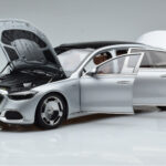 Mercedes Maybach S600 W222 V12 Biturbo Hightech Sudrabs Almost Real 1:18 - image 2 of 12