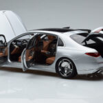 Mercedes Maybach S600 W222 V12 Biturbo Hightech Sudrabs Almost Real 1:18 - image 8 of 12