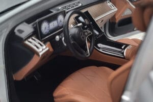 Mercedes Maybach S600 W222 V12 Biturbo Hightech Sudrabs Almost Real 1:18 820118 Metāls — attēls 10 no 12