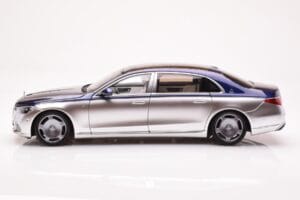 Mercedes Maybach S680 W223 Nautical Zils Cirrus Sudrabs Almost Real 1:18 820125 Metāls — attēls 4 no 8