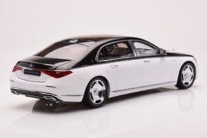Mercedes Maybach S680 W223 Obsidian Melns Diamond Balts Almost Real 1:18 820121 Metāls — attēls 3 no 7