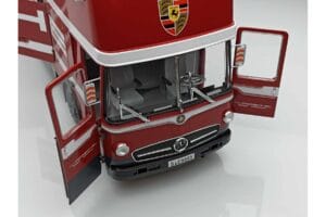 Mercedes O317 Porsche Transporter Sarkans CMR 1:18 CMR149 Metāls — attēls 6 no 12