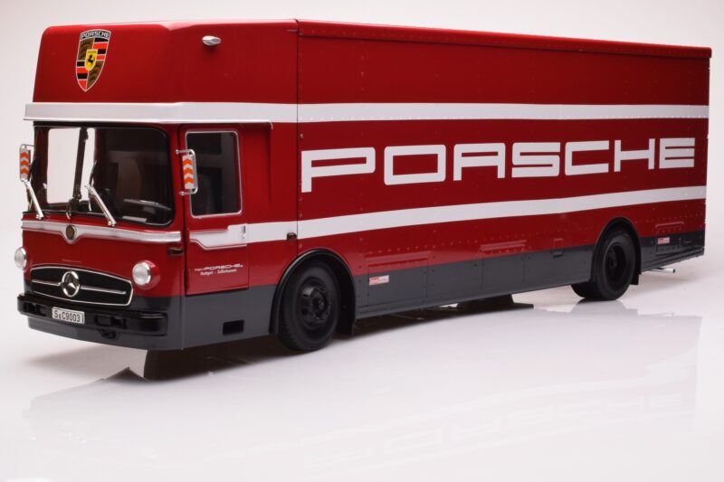 Mercedes O317 Porsche Transporter Sarkans CMR 1:18
