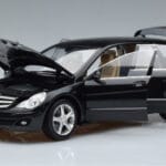 Mercedes R-Class W251 Obsidian Melns Minichamps 1:18 B66962325 Metāls - image 2 of 7