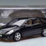 Mercedes R-Class W251 Obsidian Melns Minichamps 1:18 B66962325 Metāls - image 7 of 7