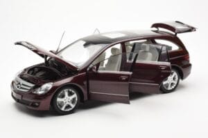 Mercedes R-Class W251 Sarkans Metallic Minichamps 1:18 150034602 Metāls — attēls 2 no 8