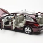 Mercedes R-Class W251 Sarkans Metallic Minichamps 1:18 - image 5 of 8