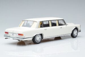 Mercedes S-Class 600 W100 LWB Pullman Balts MCG 1:18 MCG18188 Metāls — attēls 2 no 6