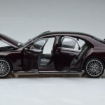Mercedes S-Class W223 AMG Line Sarkans Norev 1:18 - image 4 of 8