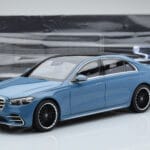 Mercedes S-Class W223 Vintage Zils Norev 1:18 - image 7 of 7