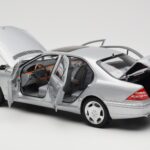 Mercedes S600 W220 Sudraba Metallic Norev 1:18 - image 5 of 8