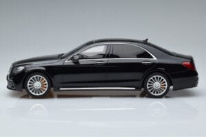 Mercedes AMG S65 W222 Melns GT Spirit 1:18 GT228 Sveķi — attēls 3 no 6