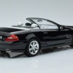 Mercedes SL500 R230 Melns Norev 1:18 183840 Metāls - image 3 of 8