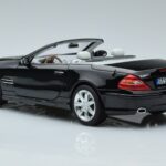Mercedes SL500 R230 Melns Norev 1:18 183840 Metāls - image 6 of 8