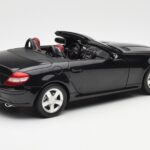 Mercedes SLK R171 Obsidian Melns Metallic Minichamps 1:18 - image 4 of 9