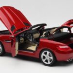 Mercedes SLK R172 Designo Zircon Sarkans Minichamps 1:18 - image 5 of 8