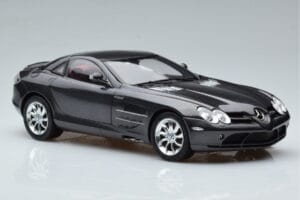 Mercedes SLR McLaren Melns CMC 1:18 M-045F Metāls — attēls 6 no 10