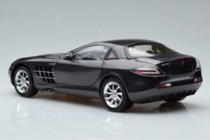 Mercedes SLR McLaren Melns CMC 1:18 M-045F Metāls — attēls 7 no 10