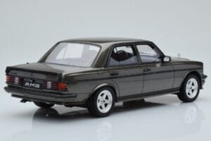 Mercedes W123 AMG 280 Pelēks Otto 1:18 OT750 Sveķi — attēls 2 no 6