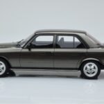 Mercedes W123 AMG 280 Pelēks Otto 1:18 - image 3 of 6