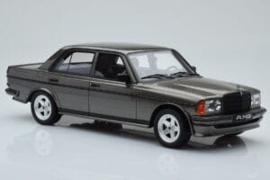 Mercedes W123 AMG 280 Pelēks Otto 1:18 OT750 Sveķi — attēls 4 no 6