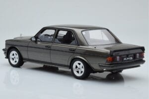 Mercedes W123 AMG 280 Pelēks Otto 1:18 OT750 Sveķi — attēls 5 no 6