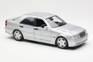 Mercedes C36 AMG W202 Sudrabs UT Models 1:18 180035000 Metāls — attēls 4 no 6