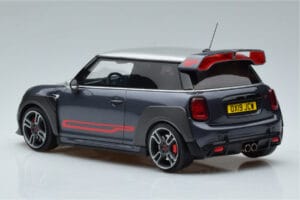 Mini John Cooper Works GP F56 Pelēks Otto 1:18 OT407 Sveķi — attēls 5 no 6