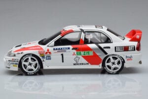 Mitsubishi Lancer Evo 4 T. Makinen / S. Harjanne Rally Catalunya 1997 Otto 1:18 OT409 Sveķi — attēls 3 no 6