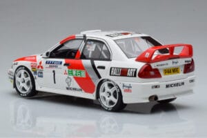 Mitsubishi Lancer Evo 4 T. Makinen / S. Harjanne Rally Catalunya 1997 Otto 1:18 OT409 Sveķi — attēls 5 no 6