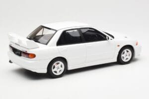 Mitsubishi Lancer Evo III Scotia Balts Otto 1:18 OT1065 Sveķi — attēls 2 no 6