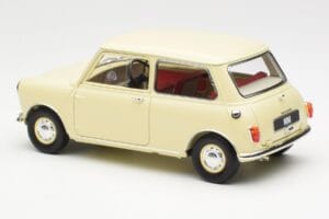 Morris Mini Minor Balts Kyosho 1:18 08964W Metāls — attēls 7 no 8