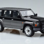 Nissan Patrol GR Y60 Pelēks Otto 1:18 - image 4 of 6