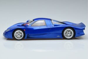 Nissan R390 GT1 Road Car GT Spirit 1:18 GT403 Sveķi — attēls 3 no 6