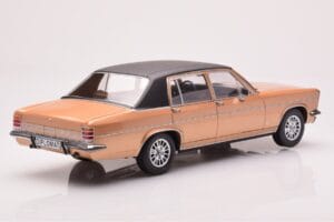 Opel Diplomat B Bēšs Metaliks MCG 1:18 MCG18335 Metāls — attēls 2 no 6