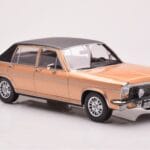 Opel Diplomat B Bēšs Metaliks MCG 1:18 - image 4 of 6